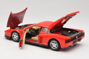Ferrari Testarossa PPG Auto Refinish Rdeč Bburago 1:18 3039-P3 Kovina – slika 5 od 8