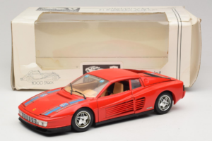 Ferrari Testarossa PPG Auto Refinish Rdeč Bburago 1:18 3039-P3 Kovina – slika 8 od 8