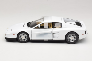 Ferrari Testarossa Bela Miami Vice Hot Wheels 1:18 P9904 Kovina – slika 3 od 6