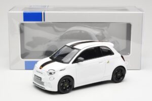 Abarth 500e Bela IXO 1:18 MCG18497 Kovina – slika 6 od 6