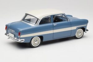 Ford Taunus 12M P2 Moder Proge Revell 1:18 08880-M1 Kovina – slika 3 od 8