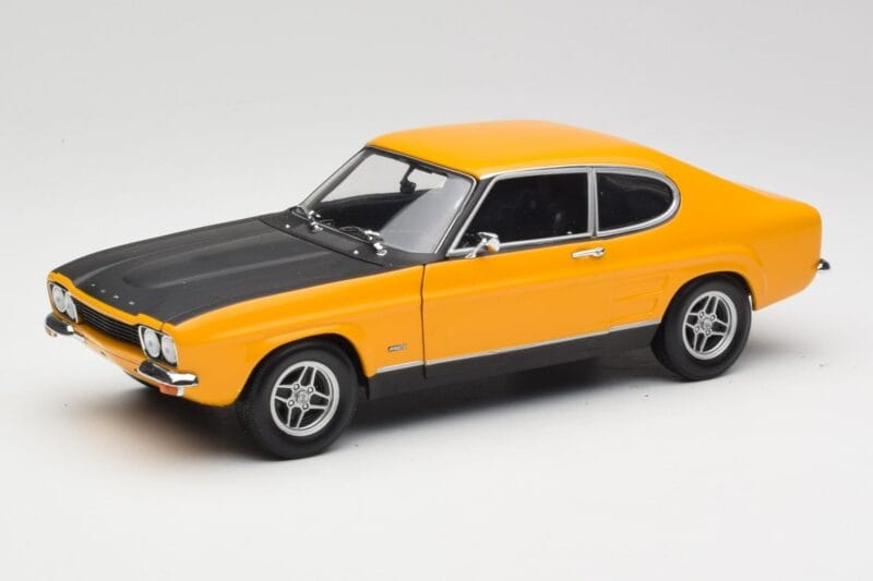 Ford Capri 2600 RS Signal Rumen S Črnim Minichamps 1:18 180089070 Kovina