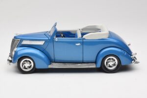 Ford Kabriolet Moder Road Signature 1:18 92238 Kovina – slika 4 od 8