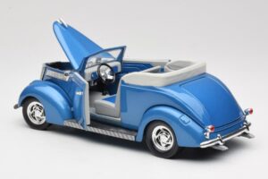 Ford Kabriolet Moder Road Signature 1:18 92238 Kovina – slika 5 od 8