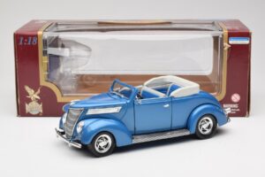Ford Kabriolet Moder Road Signature 1:18 92238 Kovina – slika 8 od 8