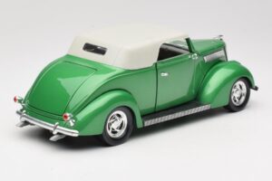 Ford Kabriolet Zelen Road Signature 1:18 92239 Kovina – slika 3 od 8
