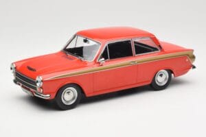 Ford Cortina Lotus Red & Gold Stripe MCG 1:18 MCG18532 Kovina