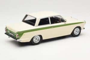 Ford Cortina Lotus White & Green Stripe MCG 1:18 MCG18434 Kovina – slika 2 od 6