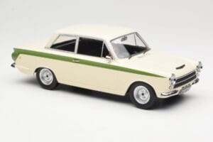 Ford Cortina Lotus White & Green Stripe MCG 1:18 MCG18434 Kovina – slika 4 od 6
