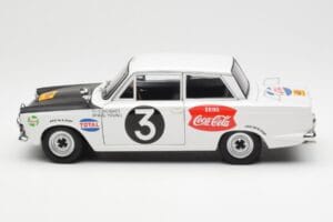 Ford Cortina Mk1 #3 P. Hughes / B. Young African Safari Rally 1964 AUTOart 1:18 86428 Kovina – slika 4 od 8