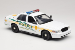 Ford Crown Victoria Police Interceptor CSI Miami GreenLight 1:18 13514 Kovina – slika 4 od 6