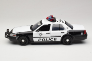 Ford Crown Victoria Police Interceptor The Hangover Movie Greenlight 1:18 12911 Kovina – slika 3 od 6