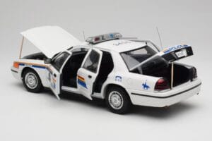 Ford Crown Victoria RCMP Police Car AUTOart 1:18 72706 Kovina – slika 5 od 8