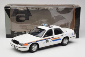 Ford Crown Victoria RCMP Police Car AUTOart 1:18 72706 Kovina – slika 8 od 8