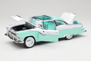 Ford Crown Victoria Seafoam Zelena & Bel Road Legends 1:18 92138 Kovina – slika 2 od 7