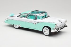 Ford Crown Victoria Seafoam Zelena & Bel Road Legends 1:18 92138 Kovina – slika 5 od 7