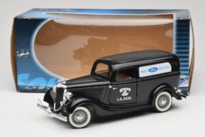Ford Delivery Truck Ford Parts Črna Solido 1:18 8417 Kovina – slika 8 od 8