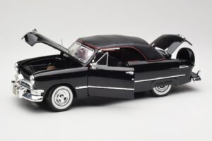 Ford Deluxe Kabriolet Črn Maisto 1:18 31681 Kovina – slika 2 od 8