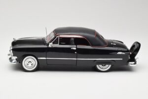 Ford Deluxe Kabriolet Črn Maisto 1:18 31681 Kovina – slika 4 od 8