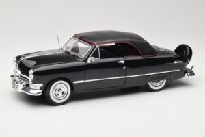 Ford Deluxe Kabriolet Črn Maisto 1:18 31681 Kovina