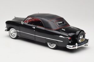 Ford Deluxe Kabriolet Črn Maisto 1:18 31681 Kovina – slika 7 od 8