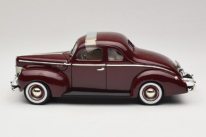Ford Deluxe Coupe Temno Rdeč ERTL 1:18 7936 Kovina – slika 4 od 7