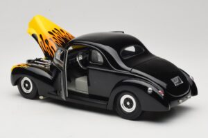 Ford Deluxe Hot Rod Črna Universal Hobbies 1:18 6002 Kovina – slika 5 od 8