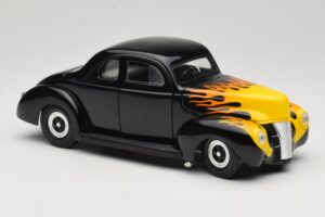 Ford Deluxe Hot Rod Črna Universal Hobbies 1:18 6002 Kovina – slika 6 od 8