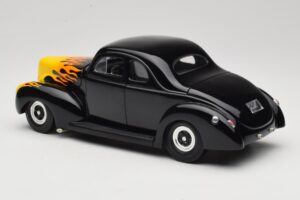 Ford Deluxe Hot Rod Črna Universal Hobbies 1:18 6002 Kovina – slika 7 od 8