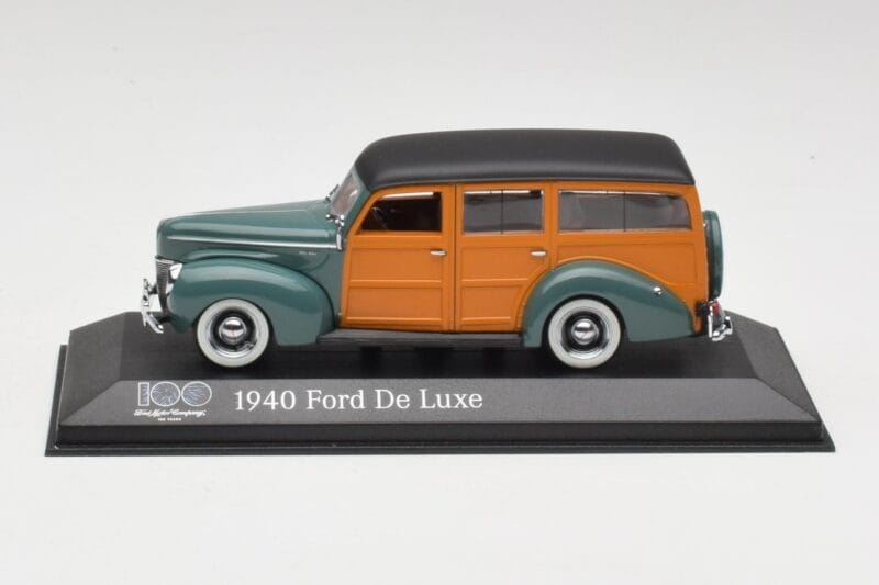 Ford Deluxe Woody Forest Zelen Minichamps 1:43 FORD20002 Kovina