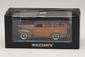 Ford DeLuxe Woody Station Wagon Rjava Minichamps 1:43 400082111 Kovina – slika 4 od 4