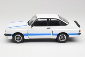 Ford Escort Mk2 RS 2000 X-Pack Diamond Bel & Modra Stripe MCG 1:18 MCG18350 Kovina – slika 3 od 6