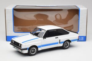 Ford Escort Mk2 RS 2000 X-Pack Diamond Bel & Modra Stripe MCG 1:18 MCG18350 Kovina – slika 6 od 6