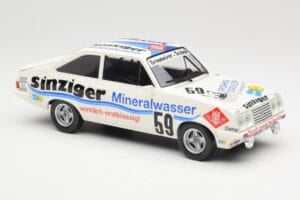 Ford Escort Mk2 RS2000 #59 H. Heyer / A. Hahne / K. Ludwig 24 Hours Nürburgring 1982 MCG 1:18 MCG18438R Kovina – slika 4 od 6