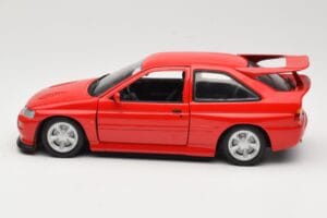 Ford Escort Mk5 RS Cosworth Rdeč UT Models 1:18 180082102 Kovina – slika 4 od 8