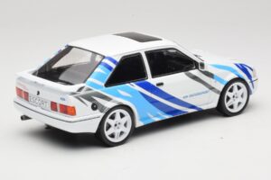 Ford Escort Mk4 RS Turbo S2 Bel Z Dekorjem MCG 1:18 MCG18547R Kovina – slika 2 od 6