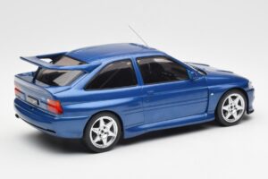 Ford Escort RS Cosworth Moder IXO 1:18 18CMC180 Kovina – slika 2 od 6