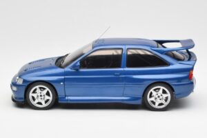Ford Escort RS Cosworth Moder IXO 1:18 18CMC180 Kovina – slika 3 od 6