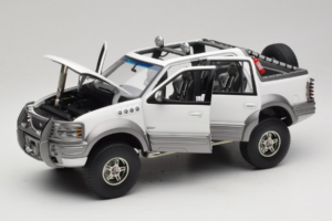 Ford Expedition Himalaya White AUTOart 1:18 72781 Kovina – slika 2 od 8