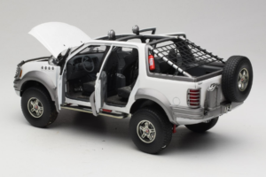 Ford Expedition Himalaya White AUTOart 1:18 72781 Kovina – slika 5 od 8