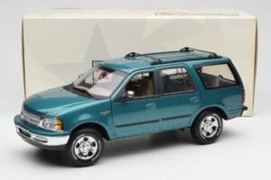 Ford Expedition XLT Zelen Metalik UT Models 1:18 22717 Kovina – slika 8 od 8