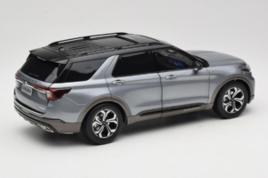 Ford Explorer Siv OEM 1:18 FORD2020 Kovina – slika 3 od 8