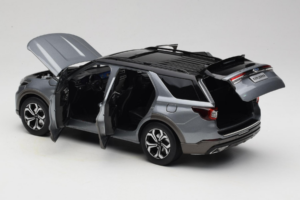 Ford Explorer Siv OEM 1:18 FORD2020 Kovina – slika 5 od 8