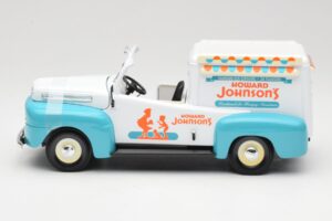 Ford F-1 Howard Johnson's Ice Cream Road Signature 1:18 92229 Kovina – slika 3 od 6