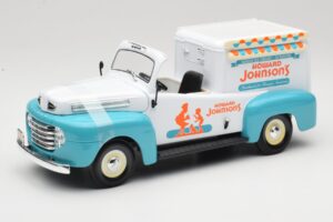 Ford F-1 Howard Johnson's Ice Cream Road Signature 1:18 92229 Kovina