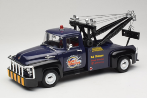 Ford F-100 Vlečno Vozilo Bob's Towing Welly 1:18 19834-W Kovina