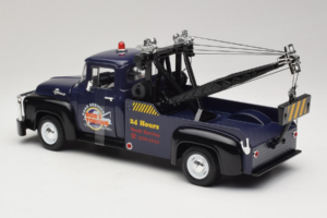 Ford F-100 Vlečno Vozilo Bob's Towing Welly 1:18 19834-W Kovina – slika 5 od 6