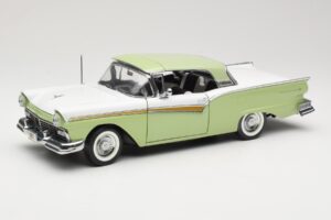 Ford Fairlane Skyliner Zelen & Bel Sun Star 1:18 FORD003 Kovina – slika 3 od 9