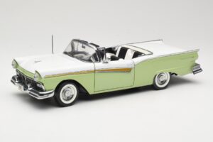 Ford Fairlane Skyliner Zelen & Bel Sun Star 1:18 FORD003 Kovina