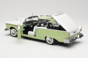 Ford Fairlane Skyliner Zelen & Bel Sun Star 1:18 FORD003 Kovina – slika 6 od 9